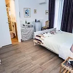 Katane' Room's Konukevi Katanya