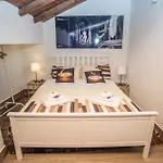Konukevi Katane' Room's 3*