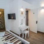 Katane' Room's Konukevi Katanya