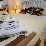 Katane' Room's