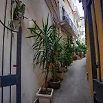 Konukevi Katane' Room's 3*